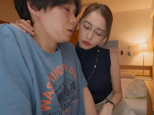 Cô vợ chịu nhục để quản lý của Gã chồng đụ vì không muốn Chồng yêu bị đuổi việc