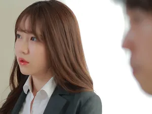 Người phụ nữ hàng xóm qua tắm nhờ và anh thanh niên may mắn