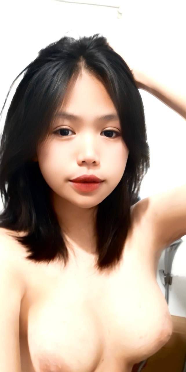 Con đĩ 18 tuổi bị tôi địt trong chiếc váy hoa mà bạn trai cô ta vừa tặng